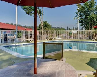 Motel 6 Eugene, Or - South Springfield - Eugene - Pool