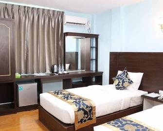 Hotel San Taw Win - Pathein - Bedroom