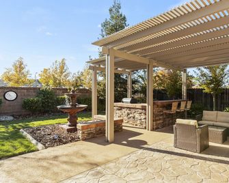Elegant And Spacious Luxury Folsom Home, 3 Bd/2ba - Folsom - Patio