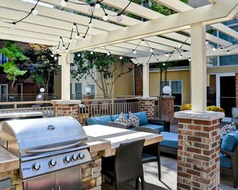 Homewood Suites by Hilton Kansas City - Airport - Kansas City - Patio