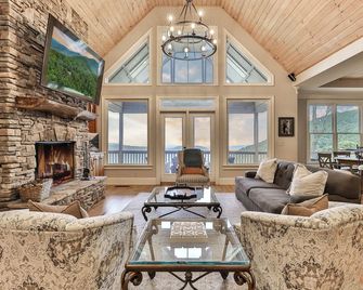 Endless Sky Lodge - Luxury Big Canoe Cabin with Hot Tub - Jasper - Living room