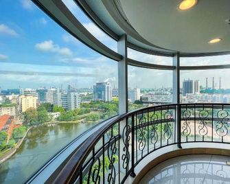 Liu Gang Hotel - Liuzhou - Balcón