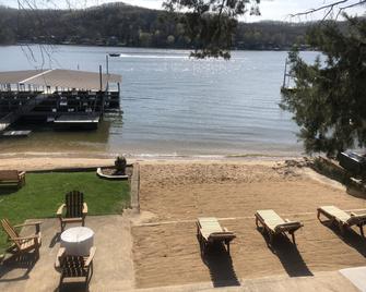 Point View Resort - Camdenton - Beach