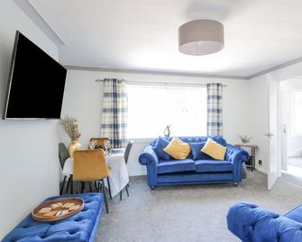 22 Turnberry Road, Pet Friendly, Character Holiday Cottage In Maidens - Girvan - Obývací pokoj