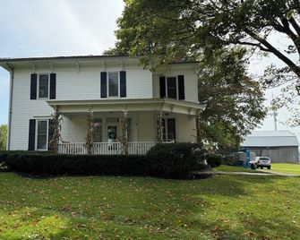 Letchworth View upstairs unit on a historical site sitting on Top of the Valley! - Mount Morris - Edificio