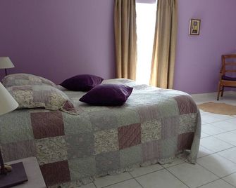 Ferme Le Grand Cordy - Grignan - Bedroom