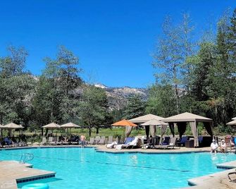Dav's Slopeside King Studio -- Resort & Spa at Everline - Olympic Valley - Pool