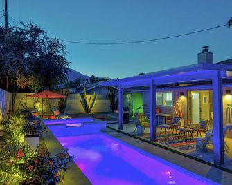 Big Splash Private Pool in South Palm Springs! - Palm Springs - Piscina