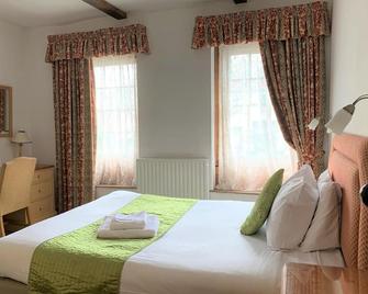 Warren Lodge Hotel - Shepperton - Bedroom