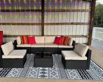 The Guest House at Deerfield Lodge - Canton - Lounge