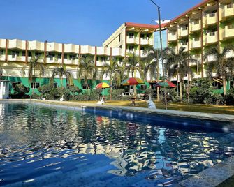 Madhu Mamata Hotel - Tarapith - Pool