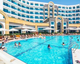 The Lumos Deluxe Resort Hotel - Kargiçak - Piscine