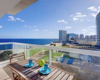 Stunning Seaview Apartment, Wifi - Sliema - Balcony