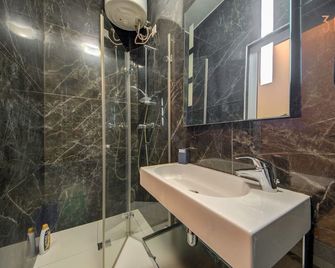 Comfortable 1br Apt With Wifi & Ac In Gzira Centre By 360 Estates - Gżira - Bathroom