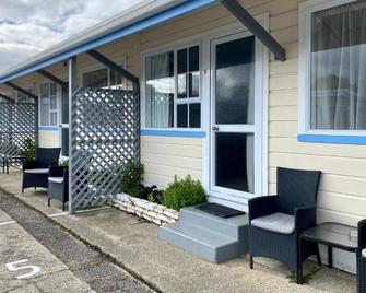 بيتش لودج موتل - دونيدين - شرفة مرصوفة