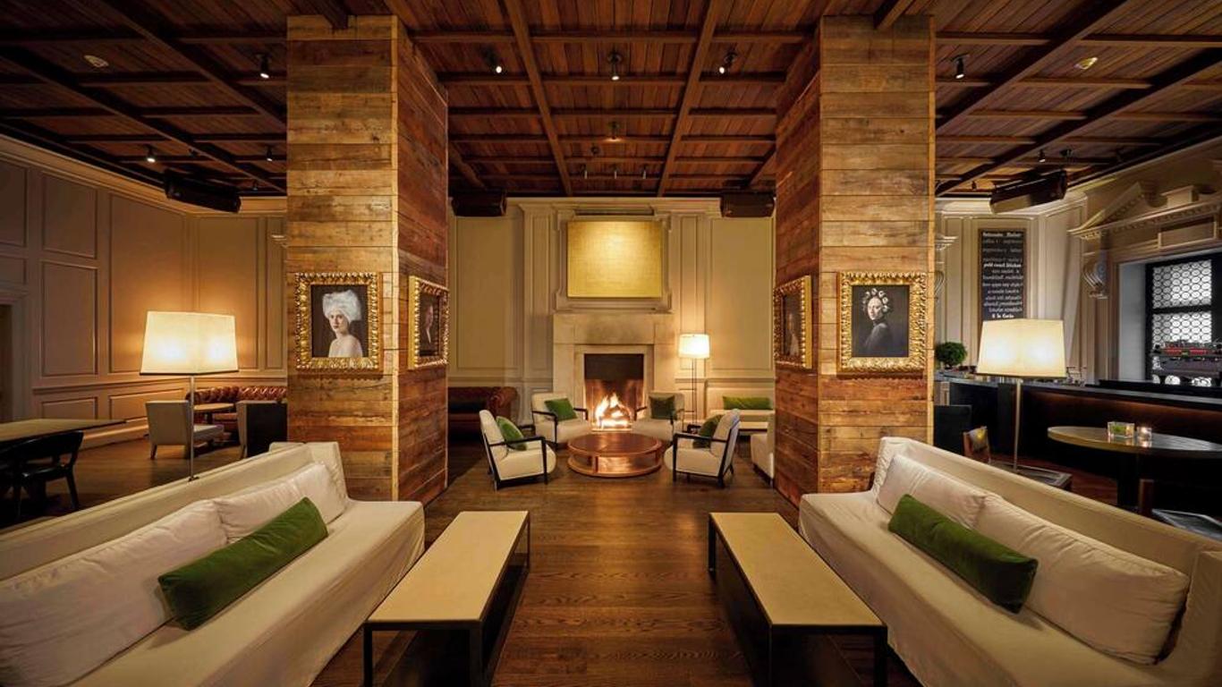 The Chicago Hotel Collection Ambassador Gold Coast