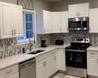 Luxury Private Home in the Heart of Niagara Falls - Cataratas del Niágara - Cocina