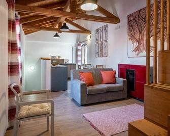 Lovely apartment for 3 guests with WIFI, TV, pets allowed and parking - Mondovì - Living room