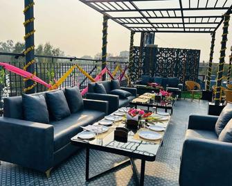 Hotel President - Agra - Lounge