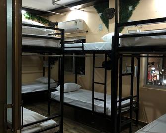 Ghatside Hostel & Stay - Varanasi - Chambre