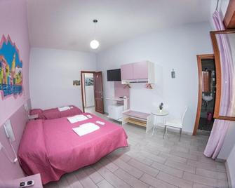 B&B Le isole - Naples - Bedroom