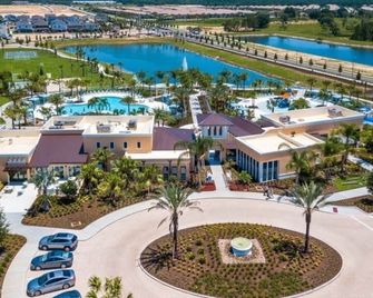 Florida Garden Luxury Home With Private Pool & Spa villa - Buena Ventura Lakes