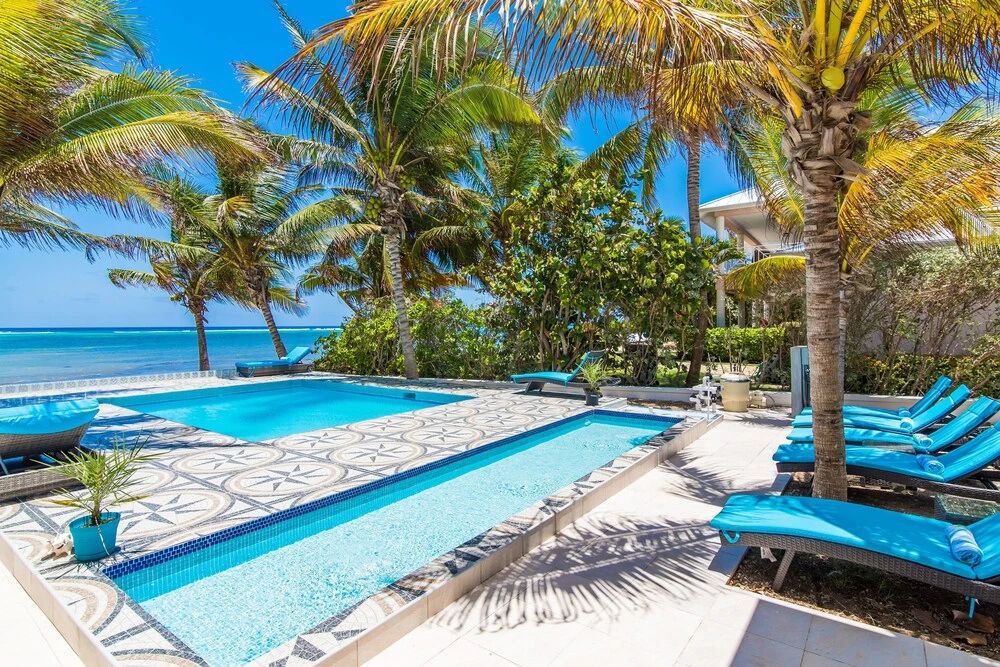 Sprat Bay Luxury Villa - George Town
