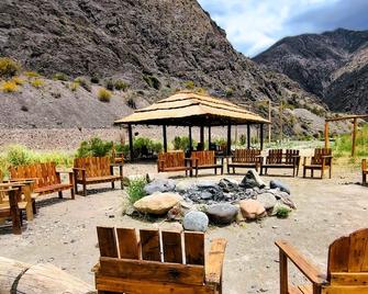 Mendoza Sol y Nieve - Potrerillos - Patio
