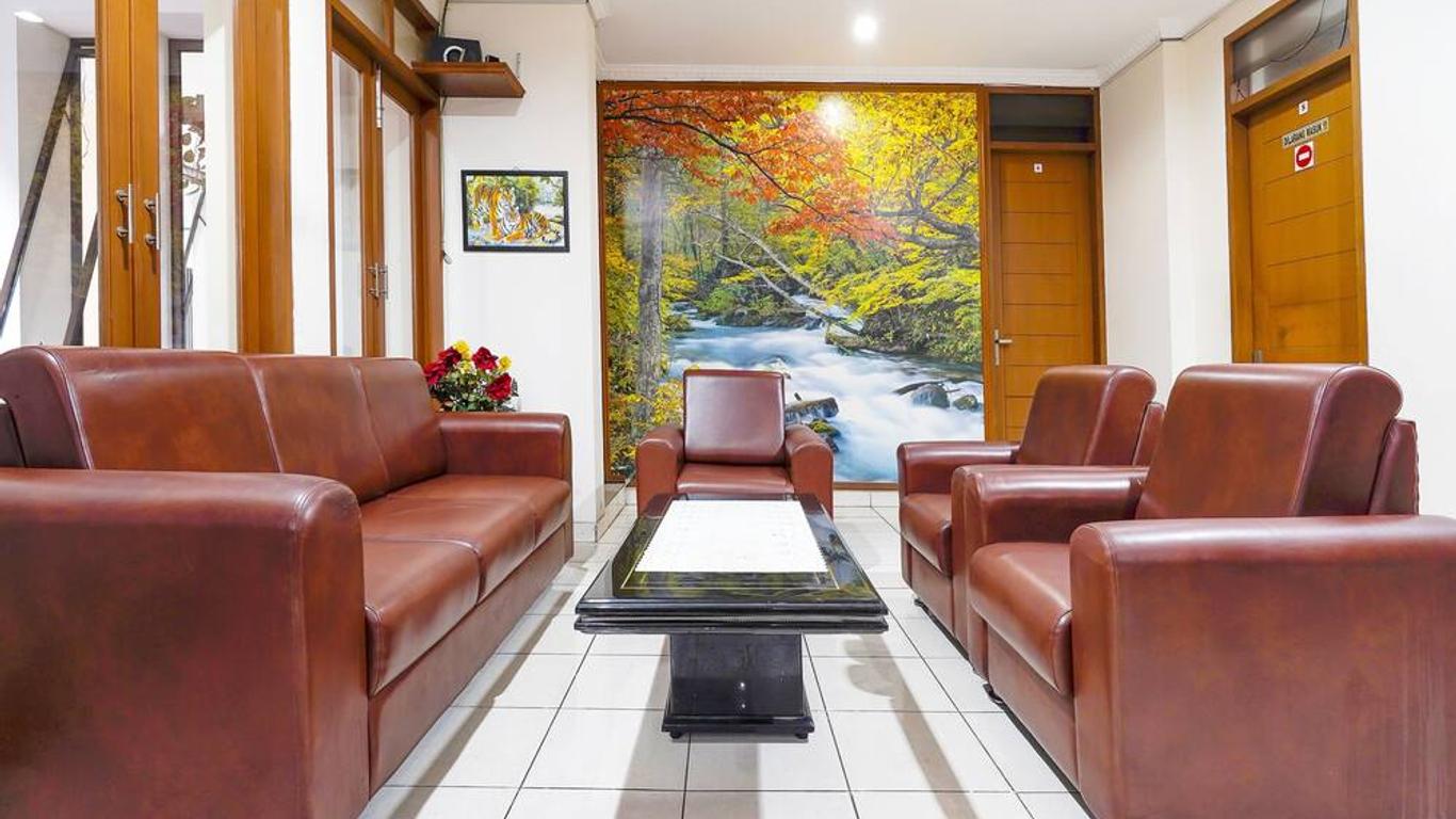 Urbanview Hotel Sakura Bandung