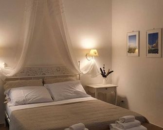 White Suite Polignano 08 - Polignano a Mare - Habitación