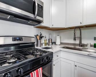Remodeled Studio in Heart of DT Tacoma - 3 - Tacoma - Kitchen