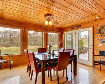 'Duck and Bug's Cabin' on Boone Lake w/ Boat Dock! - Piney Flats - Dining room