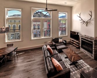 The Salida Opera House Loft - Salida - Living room