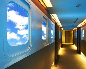 Ximen Airline Hotel - Taipei City - Hallway