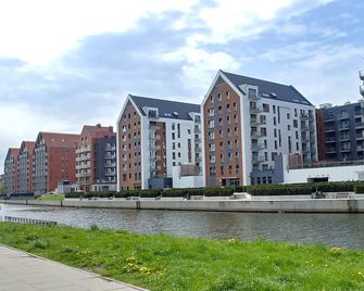 Live & Travel Apartments - Gdansk - Building