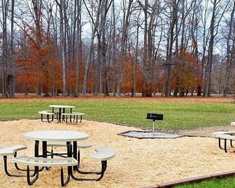 Indian Lakes Rv Campground - Batesville - Patio