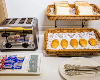 Hanting Express Chongqing Yongchuan Minghao Food Street - Chongqing - Buffet