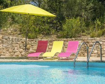 Hôtel Les Hauts de Mourèze - Mourèze - Piscina