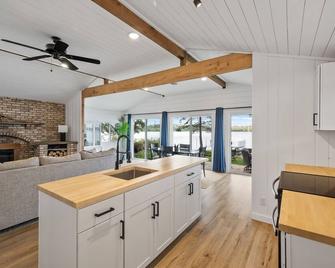 Lakeside Haven Beautiful View 45 Mins From Mpls - Isanti - Kitchen