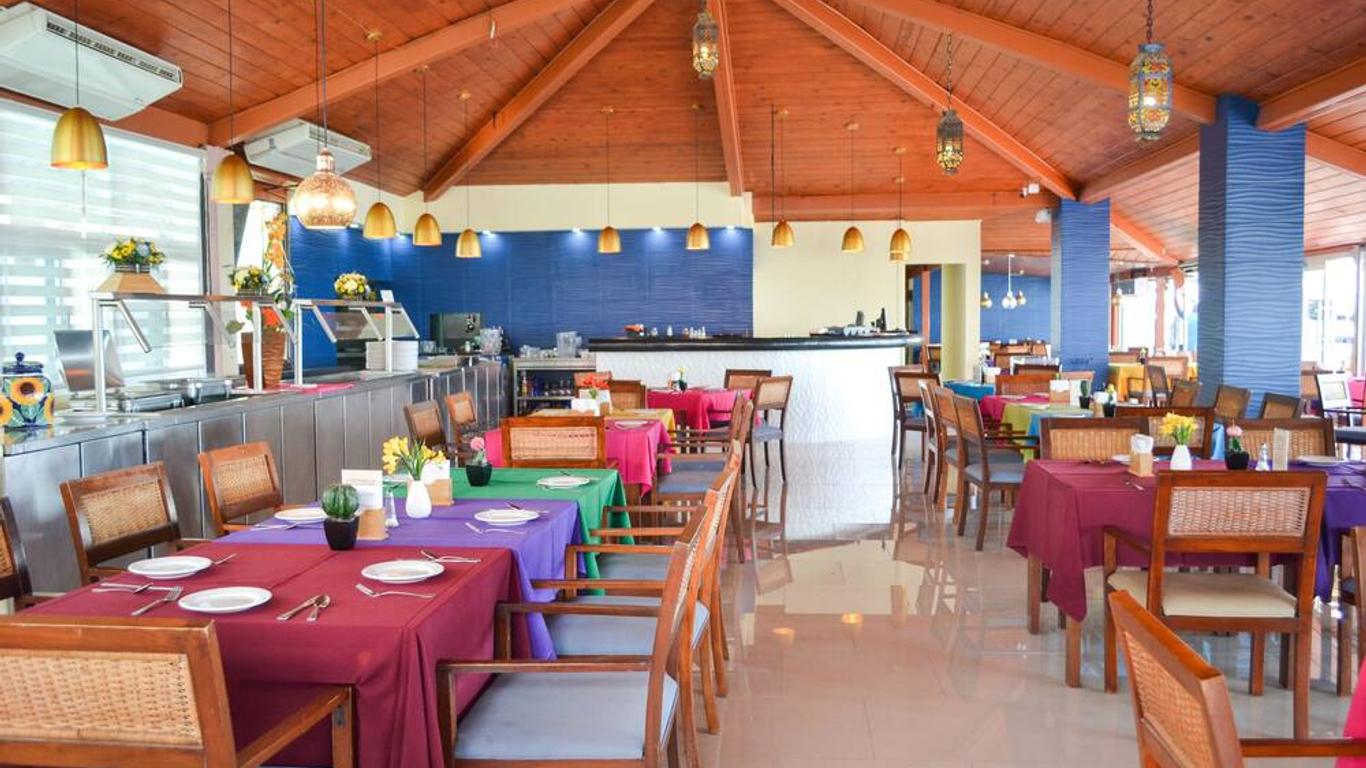 The Westmarine Waterfront Hotel