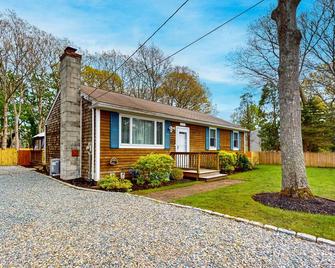 Hyannis Beach House - Hyannis - Building