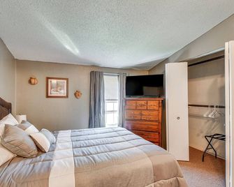 Harrisburg Home with Private Yard and Screened Porch! - Harrisburg - Habitación