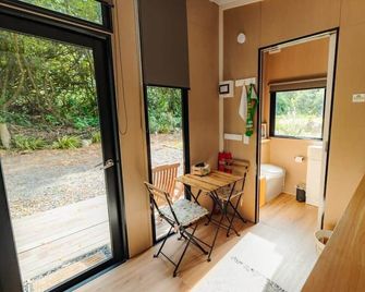 Pekapeka Tiny House by Tiny Away - Owaka - Comedor