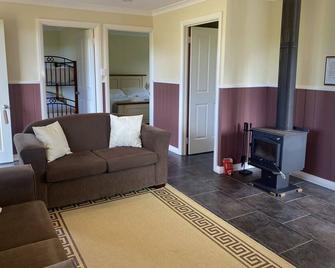 Manyat Peak cottages Boobook - Porongurup - Sala de estar