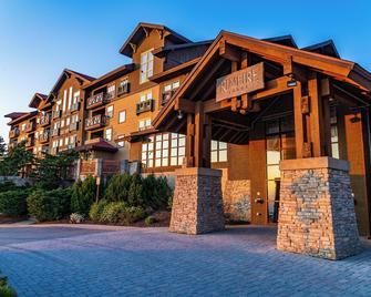 Rimfire Lodge - Snowshoe - Building