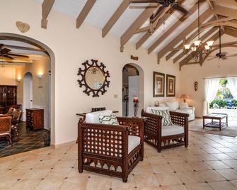 Grace Bay Beach Ocean Villas - Providenciales - Living room