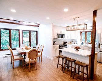 Family Retreat with Sauna and Hot Tub - Tannersville - Keuken