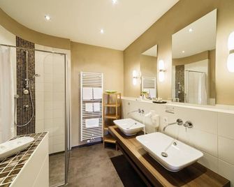 Flair Hotel zum Schiff - Meersburg - Bathroom