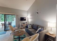 Sea Colony Woodland - Bethany Beach - Living room