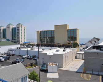 Blue Marlin Motel - Virginia Beach - Außenansicht